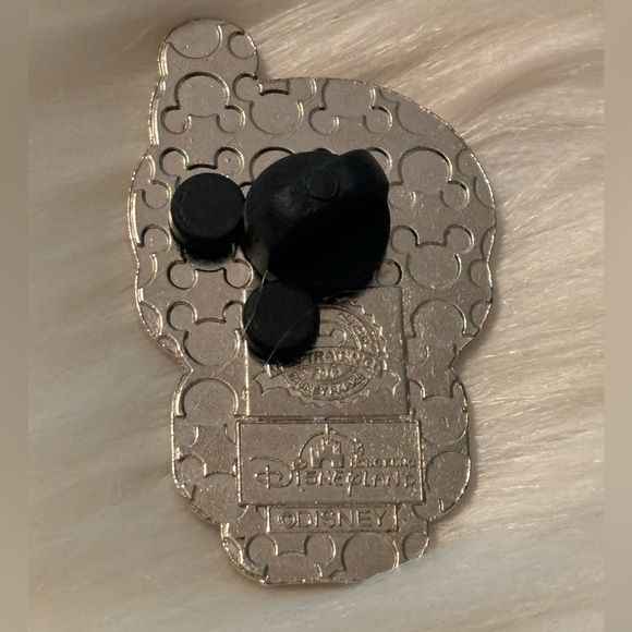 Disney Trading Pin - Picture 2 of 2